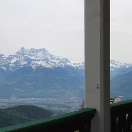 Les Airelles Bed & Breakfast